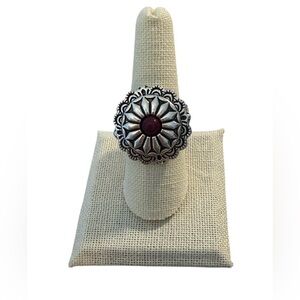 #738 Vintage Style Silver Tone Concho Ring Burgundy Cabochon Stretch Band